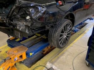 Karosseriearbeit bei Cartech GmbH