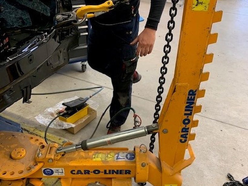 Karosseriearbeit bei Cartech GmbH