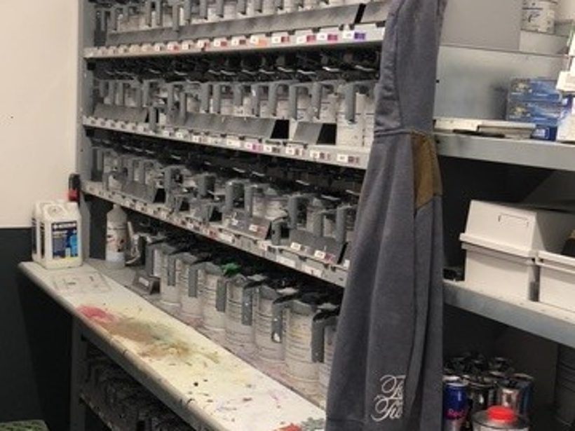 Lackierarbeit bei Cartech GmbH