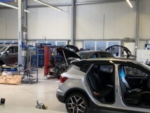 Lackierarbeit bei Cartech GmbH